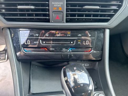 Used 2025 Volkswagen Jetta Sport FWD image 37