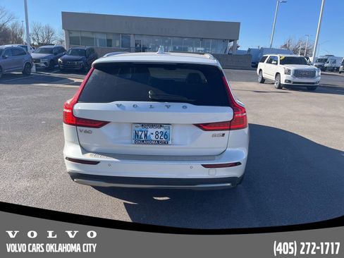 Certified 2024 Volvo V60 B5 Cross Country Plus w/ Protection Package Premier image 6