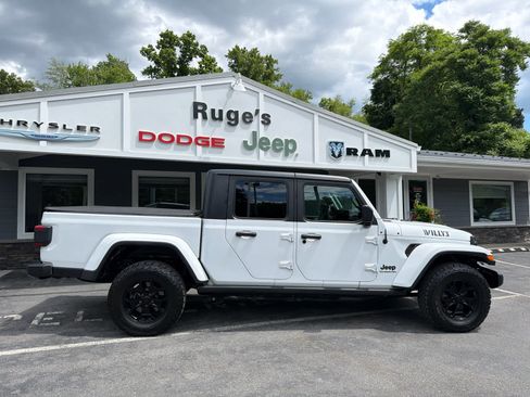 Used 2021 Jeep Gladiator Sport AWD/4WD image 9