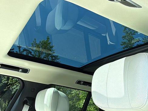 Certified 2025 Land Rover Range Rover Autobiography AWD/4WD image 20