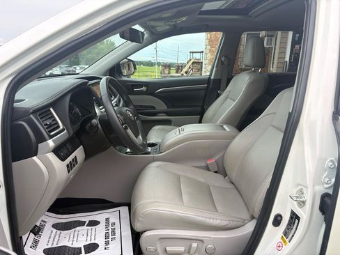 Used 2019 Toyota Highlander Limited AWD/4WD image 9