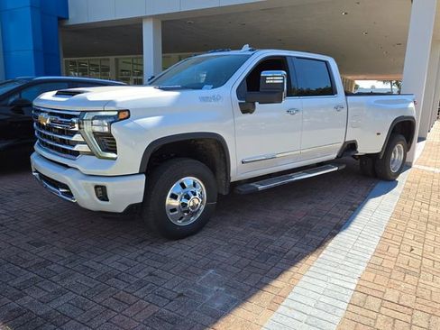 New 2025 Chevrolet Silverado 3500 High Country w/ High Country Premium Package AWD/4WD image 4