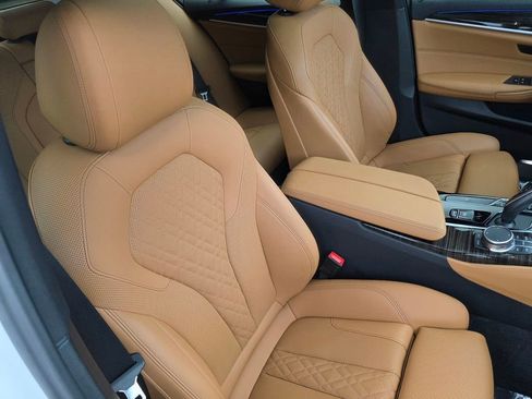 Used 2023 BMW 540i w/ M Sport Package image 29