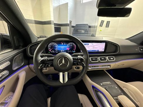 Certified 2025 Mercedes-Benz GLS 450 4MATIC image 35