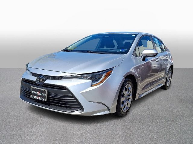 Used 2024 Toyota Corolla LE FWD image 1