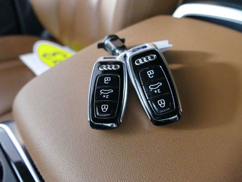Used 2023 Audi Q7 3.0T Premium Plus w/ Premium Plus Package AWD/4WD image 21
