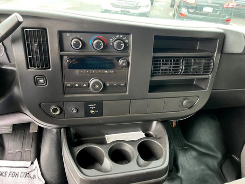 Used 2014 GMC Savana 3500 image 15