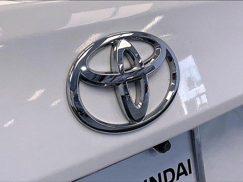 Used 2017 Toyota Yaris iA image 30