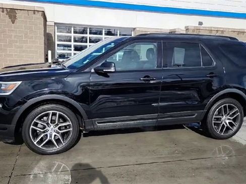 Used 2018 Ford Explorer Sport w/ Equipment Group 401A image 6