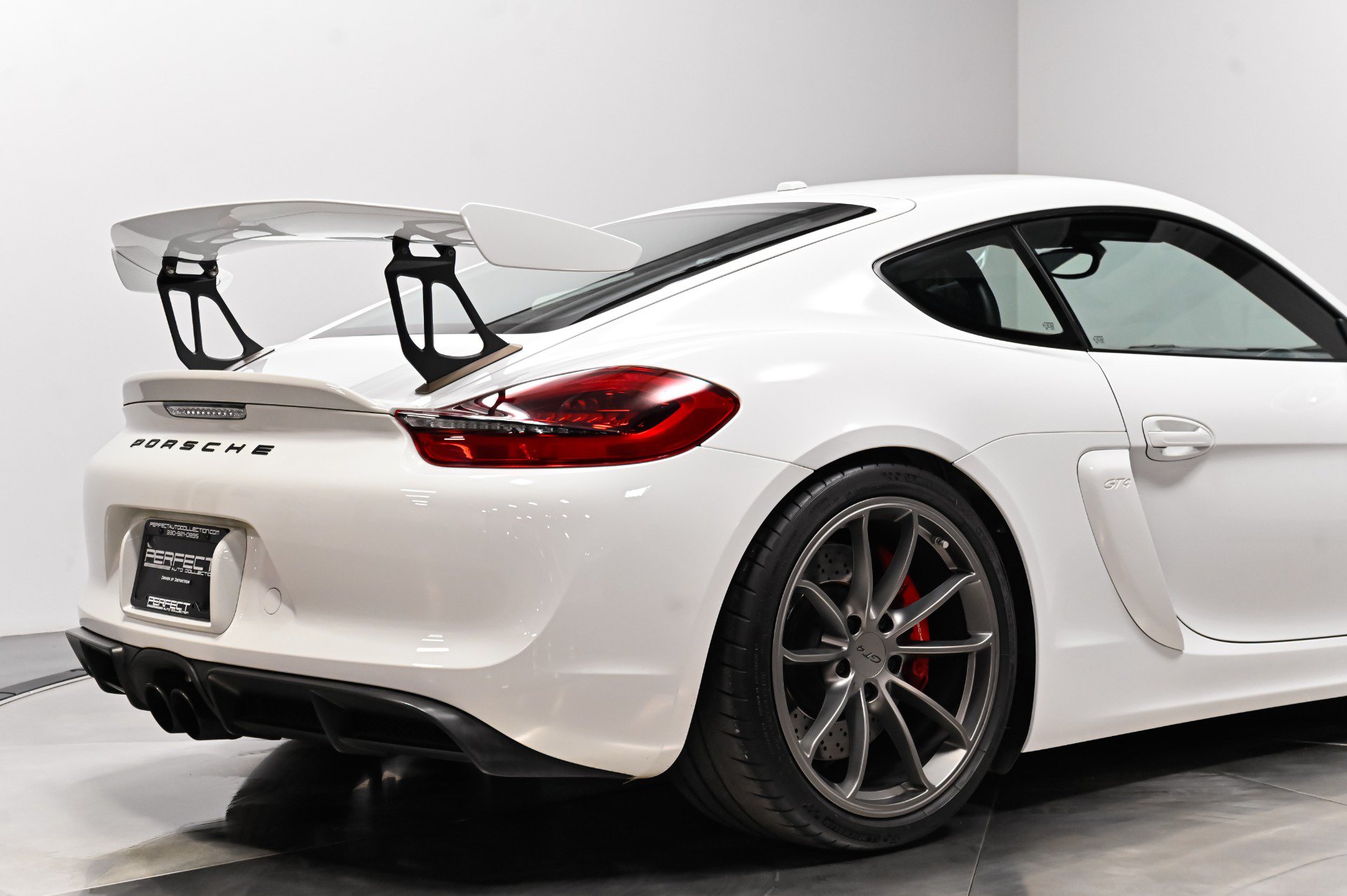 Used 2016 Porsche Cayman GT4 RWD image 38