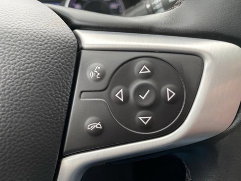 Used 2024 GMC Terrain SLT w/ Infotainment Package II AWD/4WD image 19