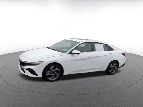 Used 2025 Hyundai Elantra SEL image 7