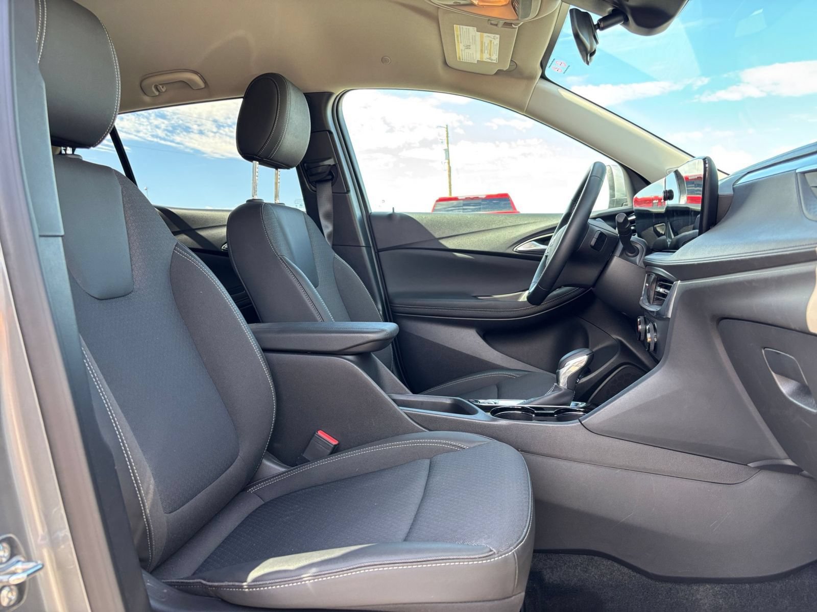 Used 2026 Buick Encore GX Preferred AWD/4WD image 34