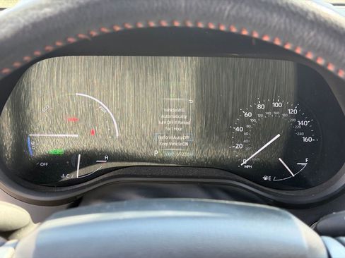 Used 2021 Toyota Sienna XSE w/ Protection Package (TMS) FWD image 10