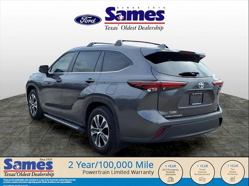 Used 2024 Toyota Highlander XLE image 7