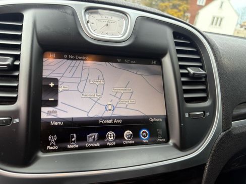 Used 2016 Chrysler 300 Limited w/ Driver Convenience Group image 37