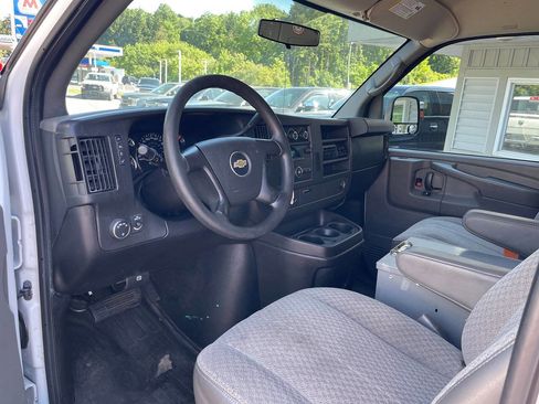 Used 2014 Chevrolet Express 1500 RWD image 14