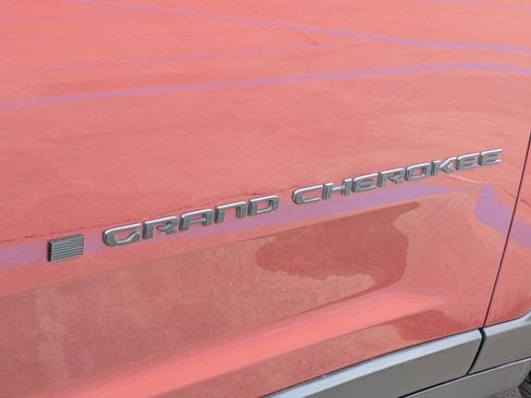 Used 2021 Jeep Grand Cherokee L Laredo AWD/4WD image 28