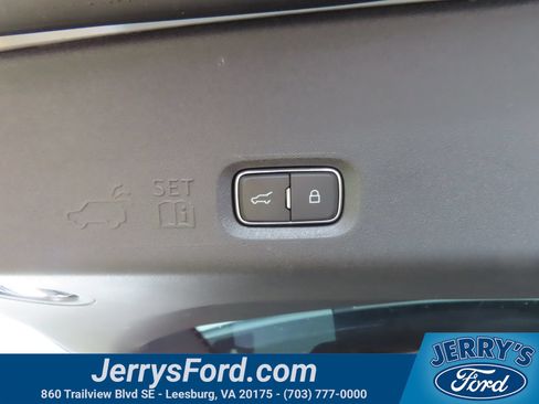 Used 2025 Ford Expedition Tremor AWD/4WD image 42