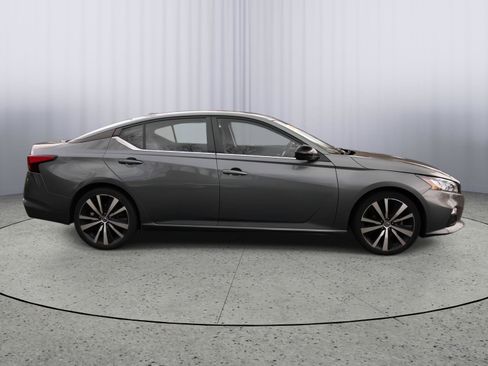 Used 2020 Nissan Altima 2.5 SR image 21