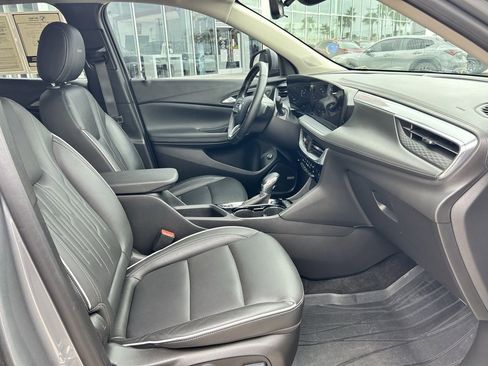Used 2025 Buick Encore GX Avenir w/ Avenir Technology Package image 18