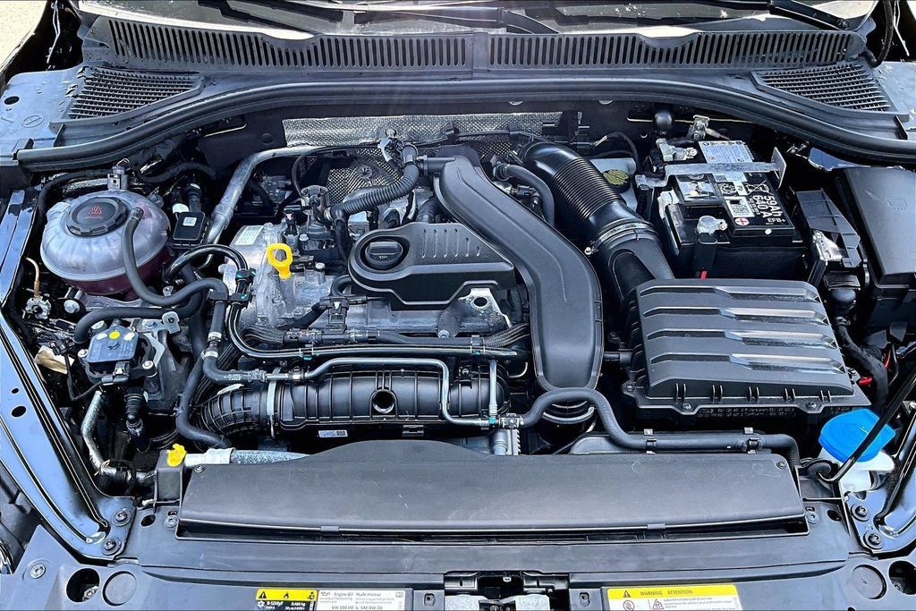 Used 2025 Volkswagen Jetta SE FWD image 18