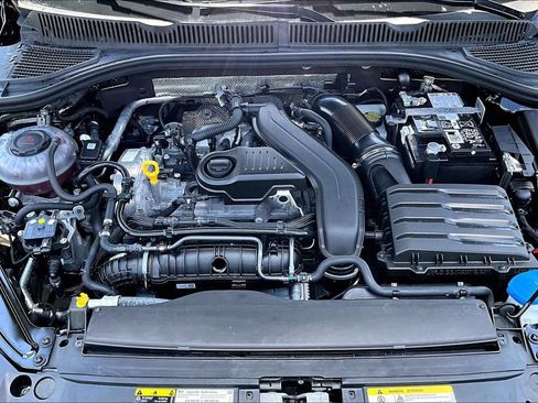 Used 2025 Volkswagen Jetta SE FWD image 18