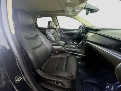 Used 2018 Cadillac XT5 Luxury w/ Driver Awareness Package image 29