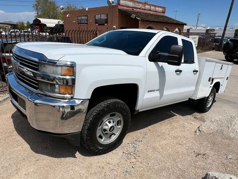 Used 2015 Chevrolet Silverado 2500 W/T AWD/4WD image 3