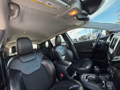 Used 2021 Jeep Cherokee Latitude Plus image 28