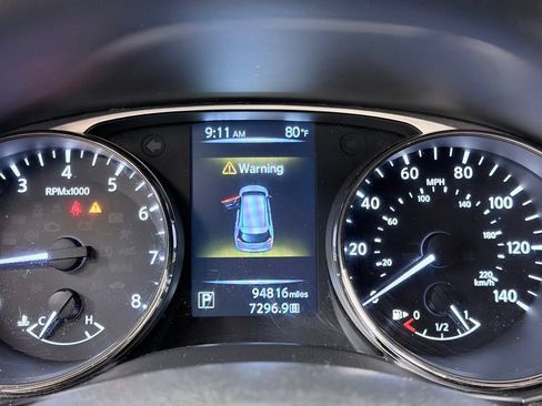 Used 2016 Nissan Rogue SV FWD image 39