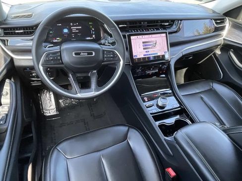 Used 2023 Jeep Grand Cherokee 4WD 4xe image 7