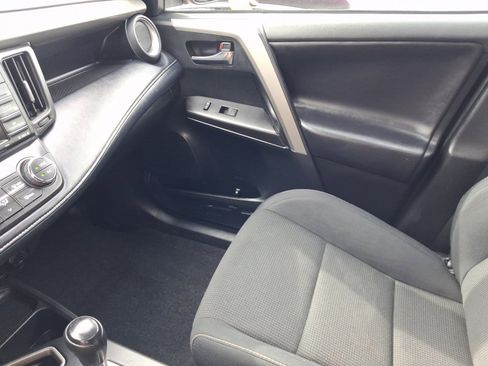 Used 2018 Toyota RAV4 XLE image 21