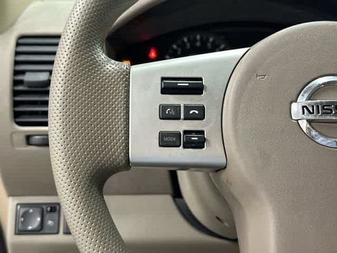 Used 2013 Nissan Frontier SV w/ SV Value Truck Pkg RWD image 17