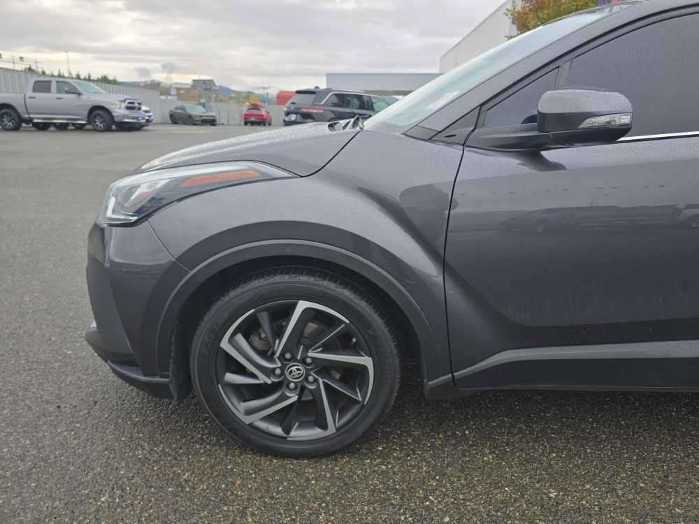Used 2021 Toyota C-HR XLE FWD image 20