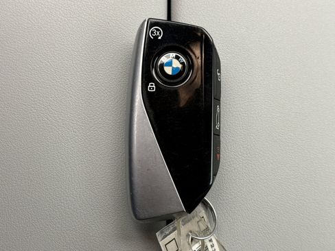 Used 2023 BMW X7 xDrive40i w/ Premium Package AWD/4WD image 26