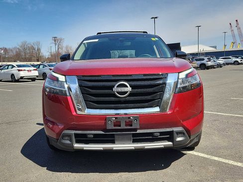 Used 2023 Nissan Pathfinder SL w/ Cargo Package image 2