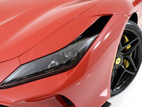 Certified 2022 Ferrari F8 Tributo RWD image 25
