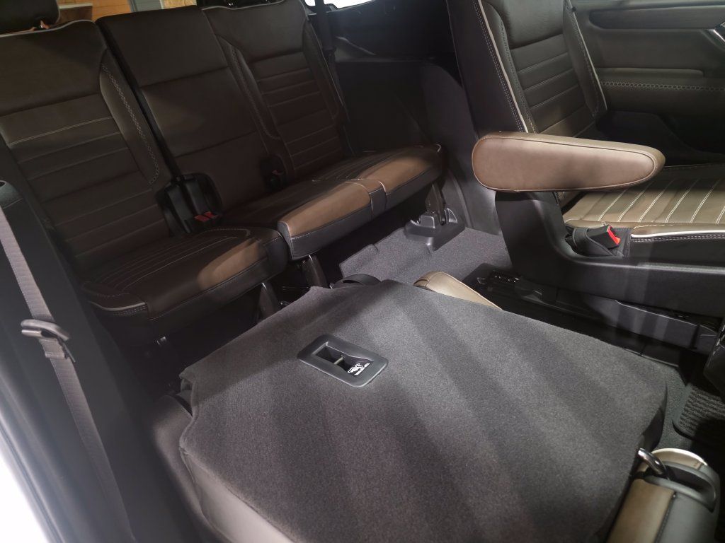 Used 2026 GMC Yukon Denali Ultimate AWD/4WD image 13