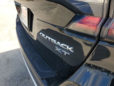 Used 2022 Subaru Outback Limited XT image 8