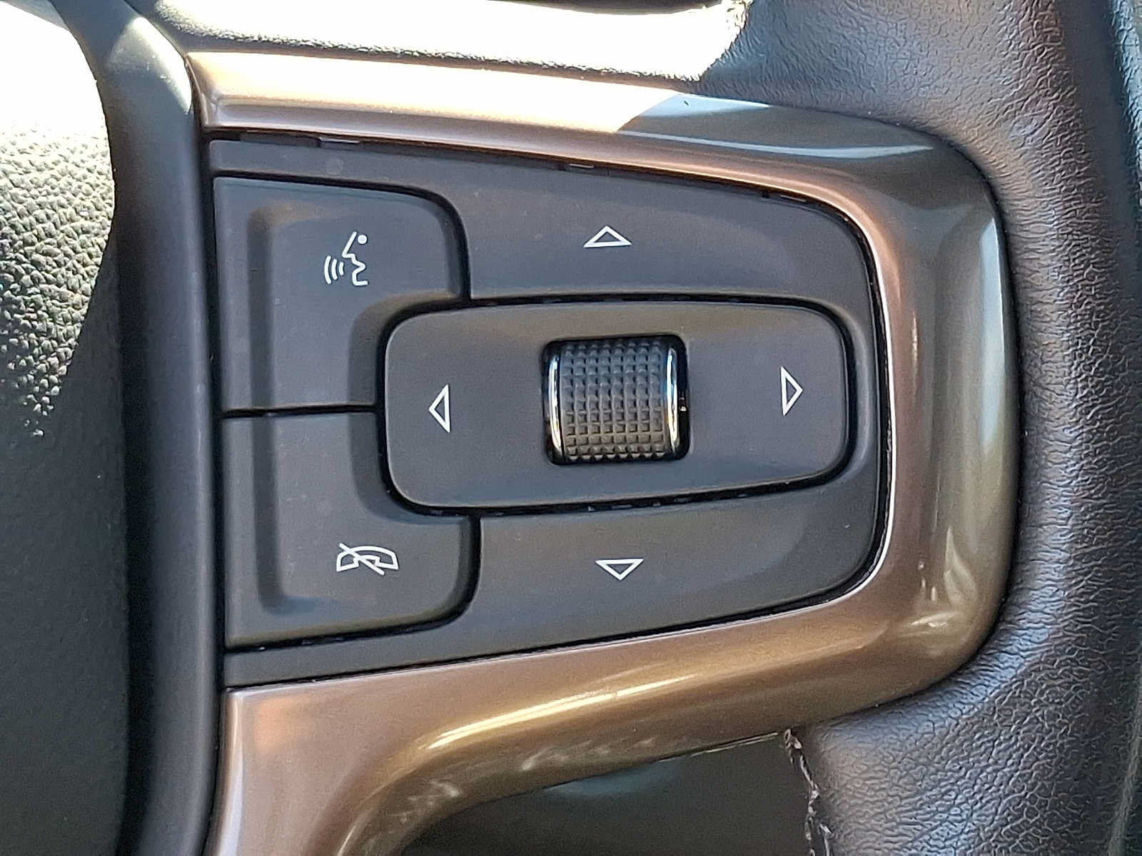 Used 2022 Chevrolet Tahoe High Country AWD/4WD image 25