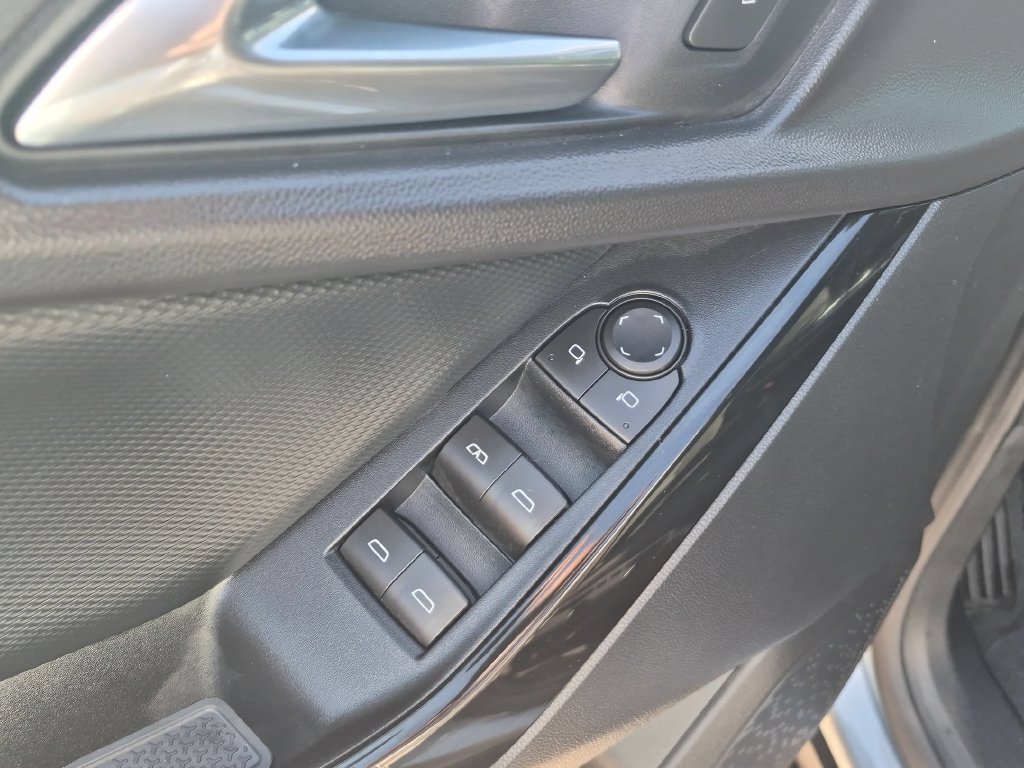 Used 2026 Chevrolet Equinox LT FWD image 13