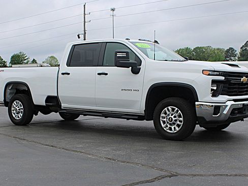 Used 2025 Chevrolet Silverado 2500 W/T w/ WT/CX Safety Package AWD/4WD image 2