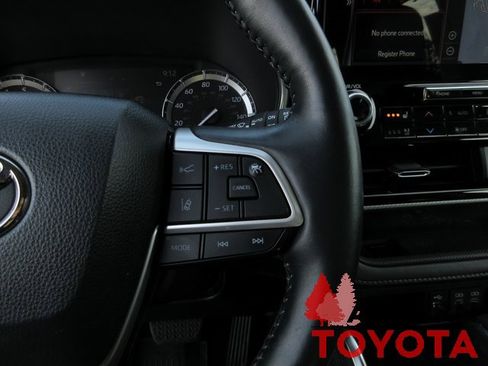 Certified 2022 Toyota Highlander Platinum image 19