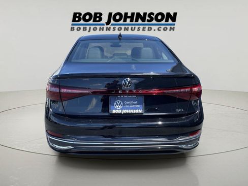 Used 2025 Volkswagen Jetta SEL FWD image 4