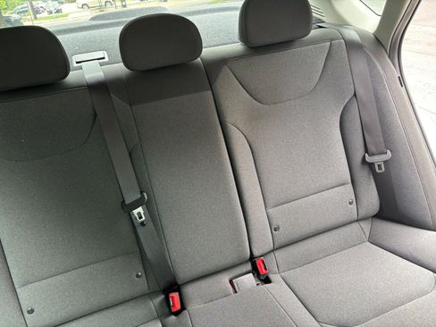 Used 2025 Kia K4 FWD image 32