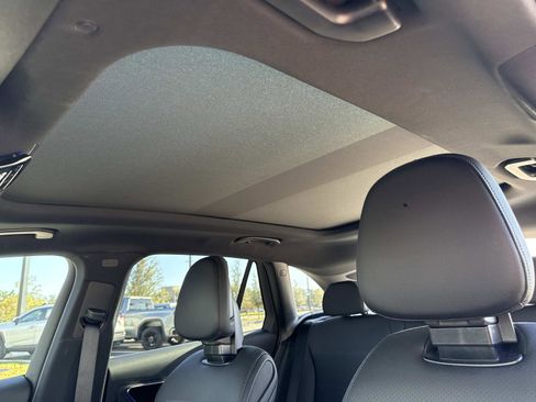 Used 2025 Mercedes-Benz GLC 300 image 24