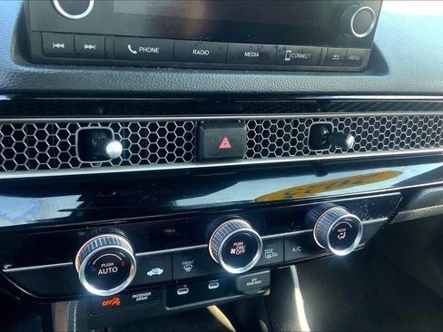 Used 2025 Honda Civic Sport image 34