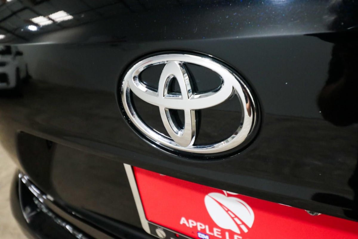 Used 2022 Toyota Highlander LE FWD image 29