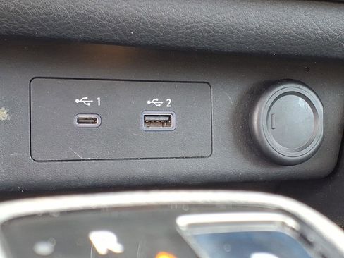 Used 2021 Nissan Rogue SV w/ Premium Package image 15